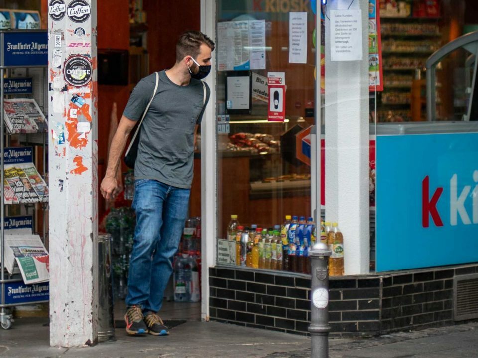 Ampelsystem und Maskenpflicht beim Einkaufen